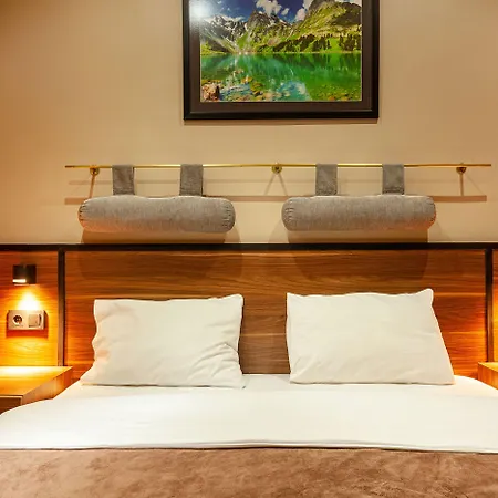 ホテル Aram Kerasi *