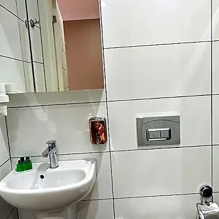 Aram Kerasi Szálloda *