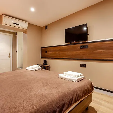 Aram Kerasi Estambul