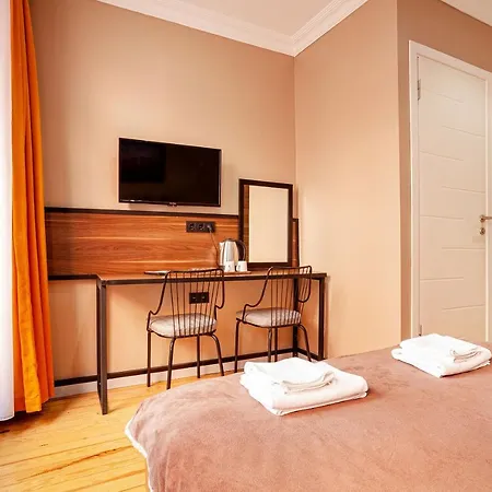 Aram Kerasi * Estambul