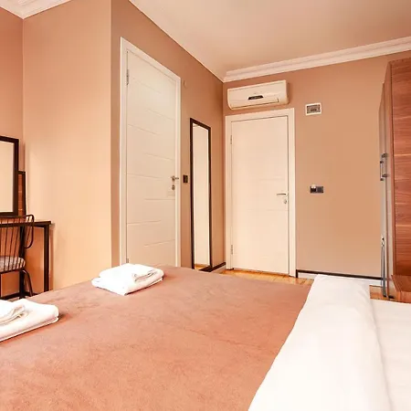 Aram Kerasi Hotel *