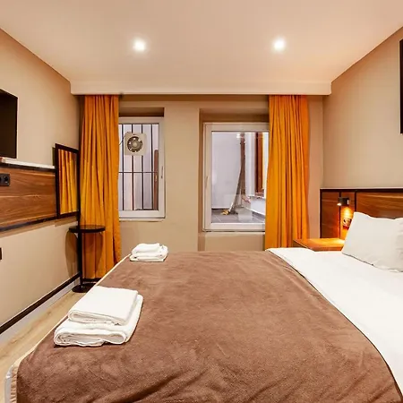 Aram Kerasi Hotel *