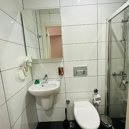 Aram Kerasi Hotell *