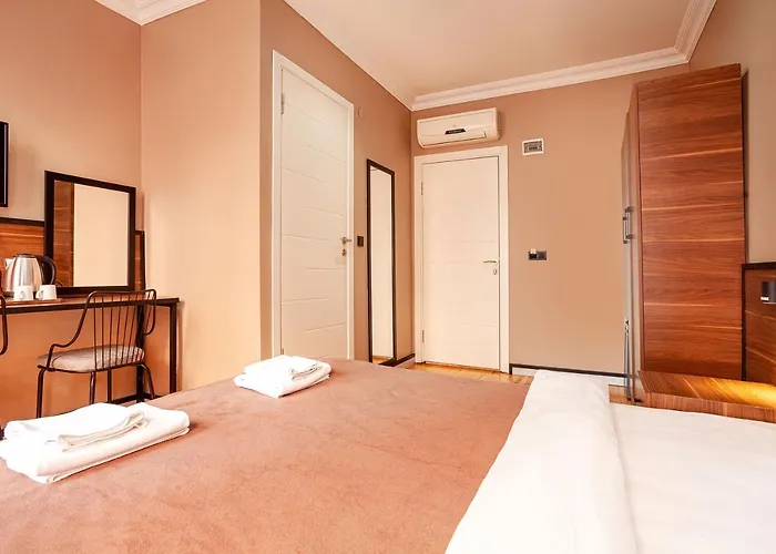 Aram Kerasi Hotell *